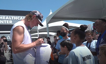 Raiders kicker Daniel Carlson signing autographs